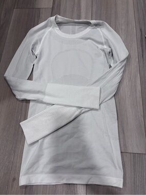 lululemon athletica White Seamless Long-Sleeve Performance Top